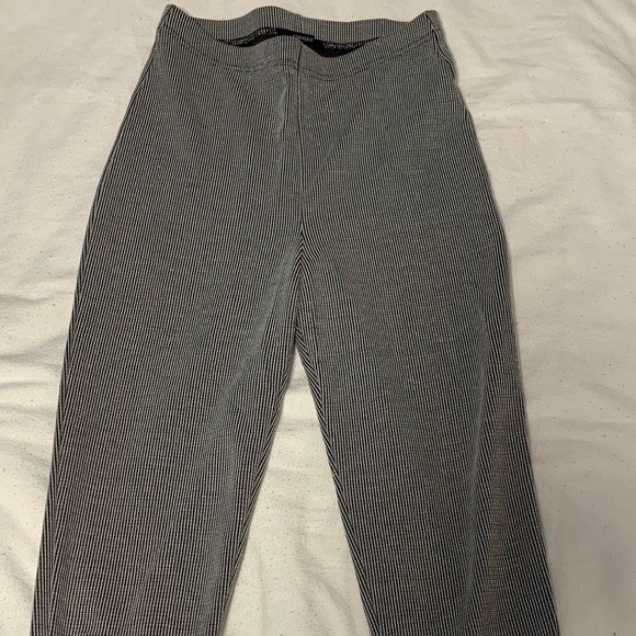 Forever 21 Striped grey leggings - Picture 3 of 3